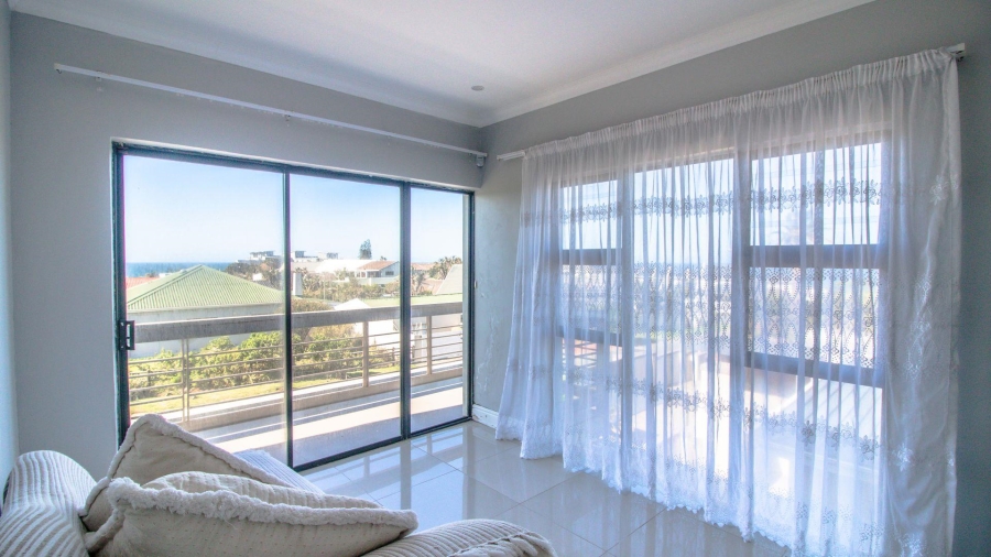 6 Bedroom Property for Sale in Gonubie Eastern Cape
